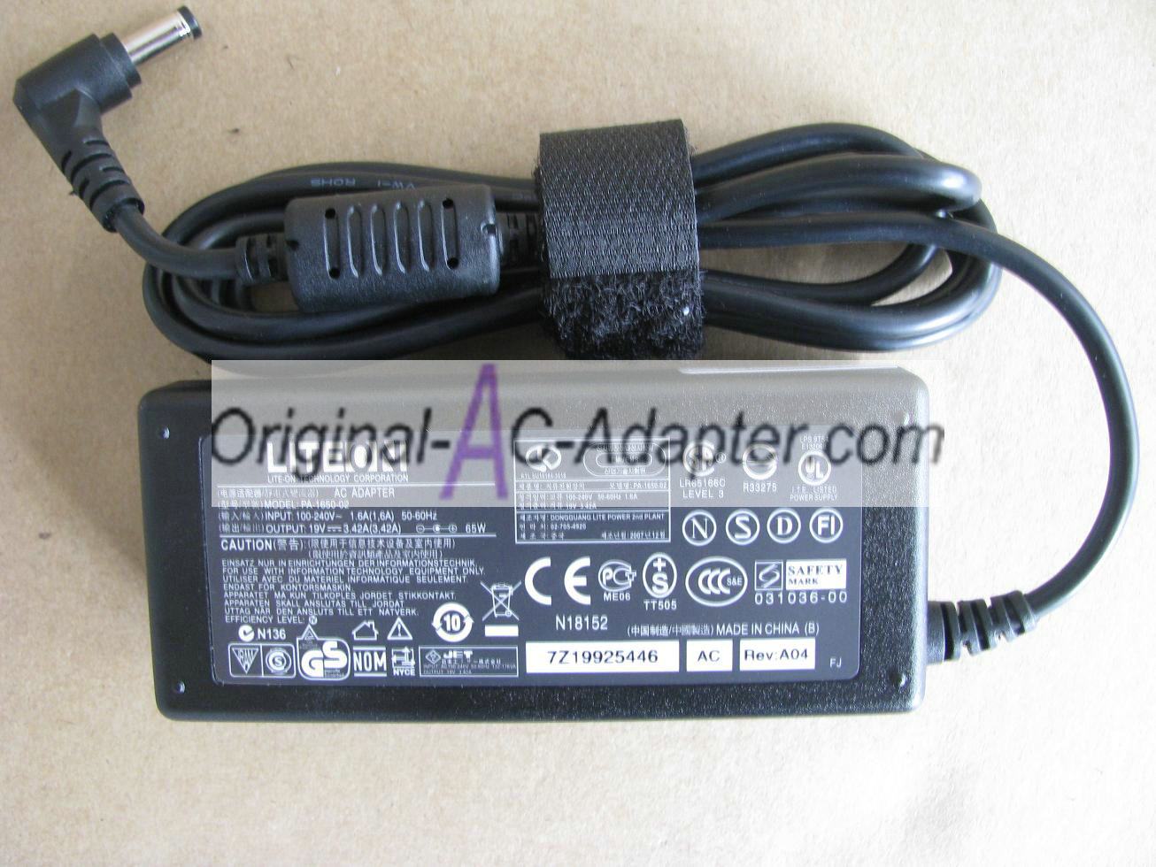 Acer LC-T2801-006 19V 3.42A Power AC Adapter